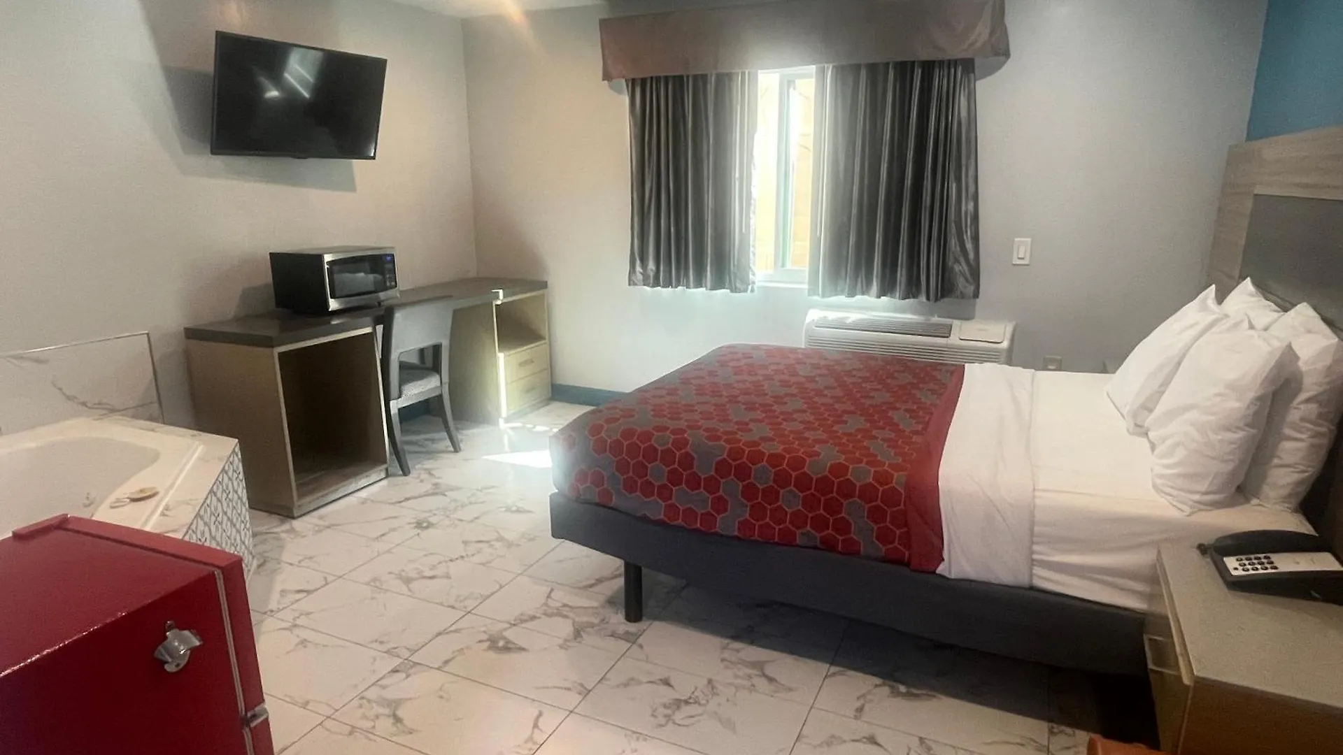 Travel Inn Motel أنهايم 3*,